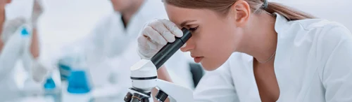 Absuelta una técnico de laboratorio acusada de acceder sin permiso al historial médico de una compañera