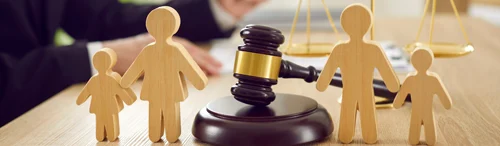 Progenitor no custodio desahuciar hijo