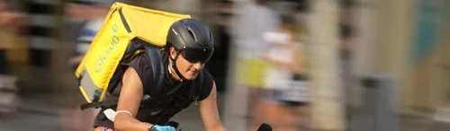 El Gobierno y los agentes sociales acuerdan que los riders dejen de ser falsos autónomos