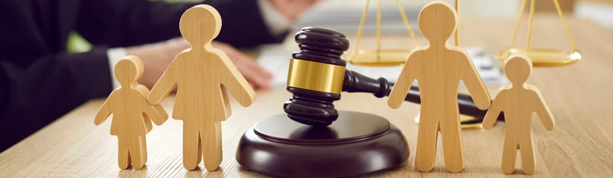 Progenitor no custodio desahuciar hijo