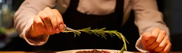 La justicia concede la incapacidad total a un cocinero por no poder trabajar de pie